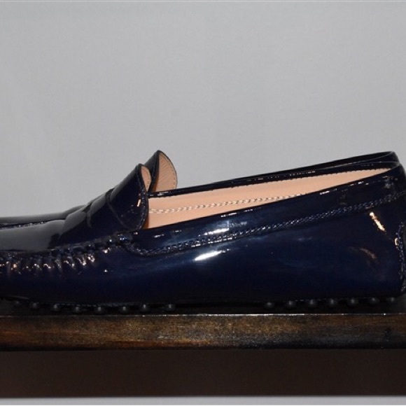 Navy patent leather Gommino loafers from Tod's - Picture 4 of 4